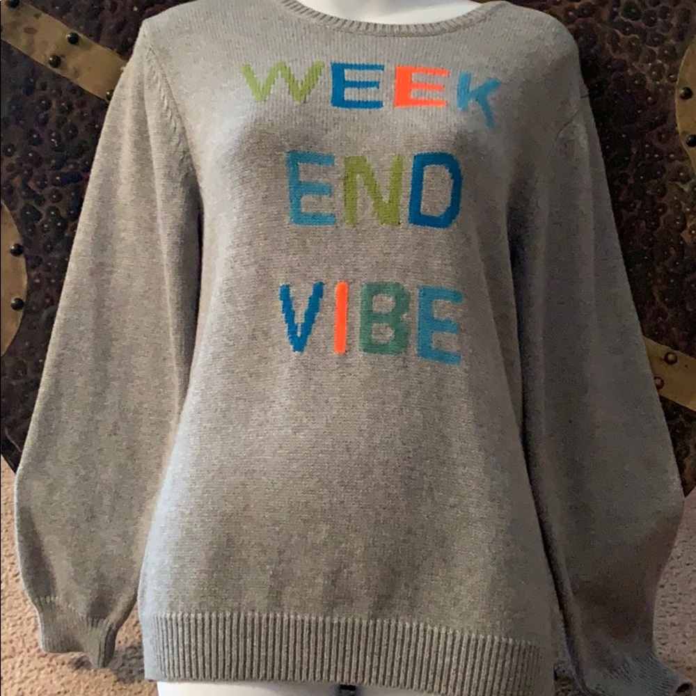 Fun long sleeves sweater.